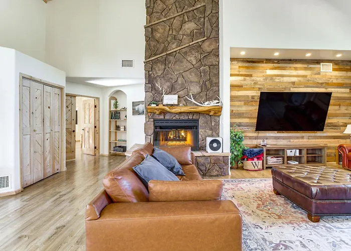 Hot Tub: 'ponderosa Paradise' Holiday home
