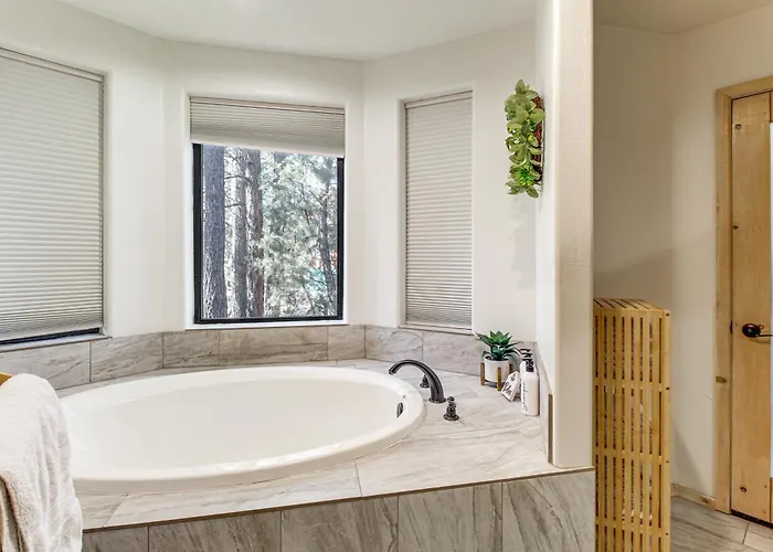 Hot Tub: 'ponderosa Paradise' * Overgaard