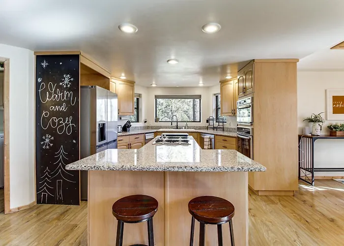 Hot Tub: 'ponderosa Paradise' Holiday home