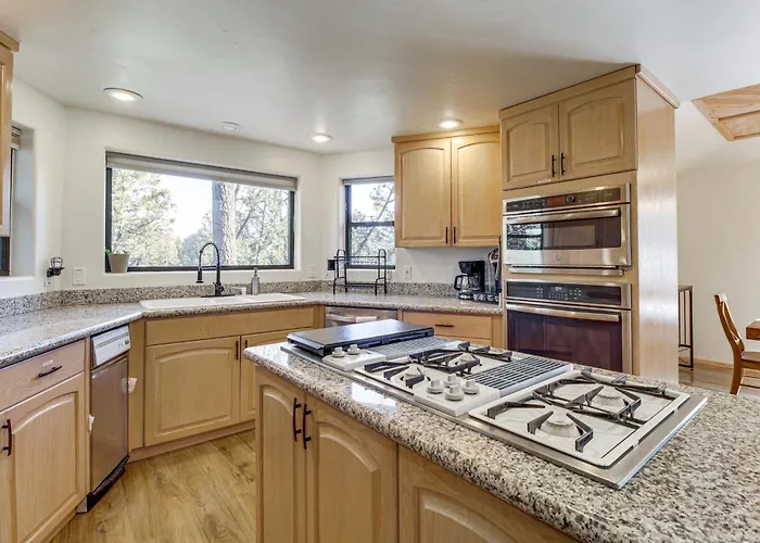 Hot Tub: 'ponderosa Paradise' Holiday home *